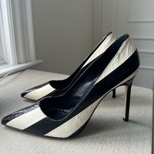 MANOLO BLAHNIK WHITE AND BLACK SNAKE PUMPS EU 40